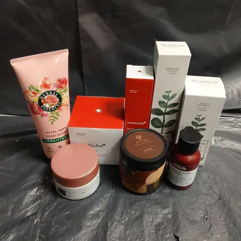 APPROXIMATEY 20 ASSORTED HEALTH AND BEAUTY PRODUCTS TO INCLUDE - MEDICUBE RED ACNE BODY PEELING SHOT - RITUALS SUGAR BODY POLISH - L'OREAL VITAMINO COLOUR SPECTRUM - ETC
