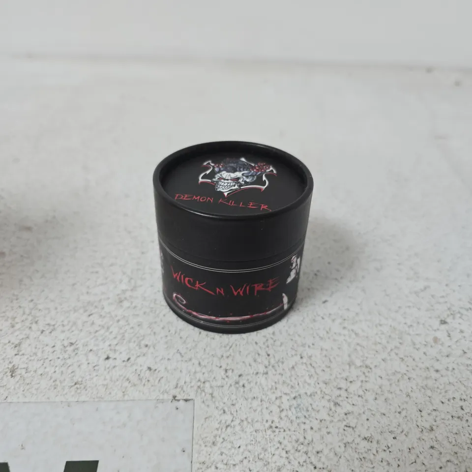 APPROXIMATELY 20 ASSORTED E-CIG PRODUCTS AND ACCESSORIES TO INCLUDE GEEK VAPE AND WICK 'N' WIRE