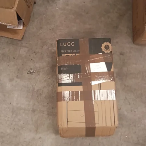 BOXED LUGG TRAVEL SUITCASE