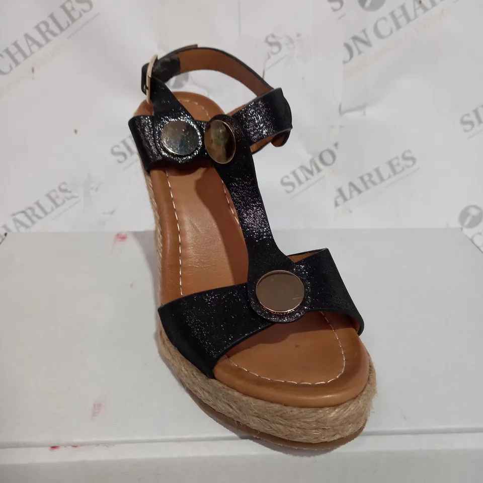 MODA IN PELLE PARRIS MULTI LEATHER WEDGE HEELS - BOXED SIZE 6