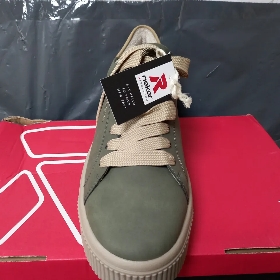 RIEKER EVOLUTION LACE UP TRAINERS IN GREEN - SIZE 40