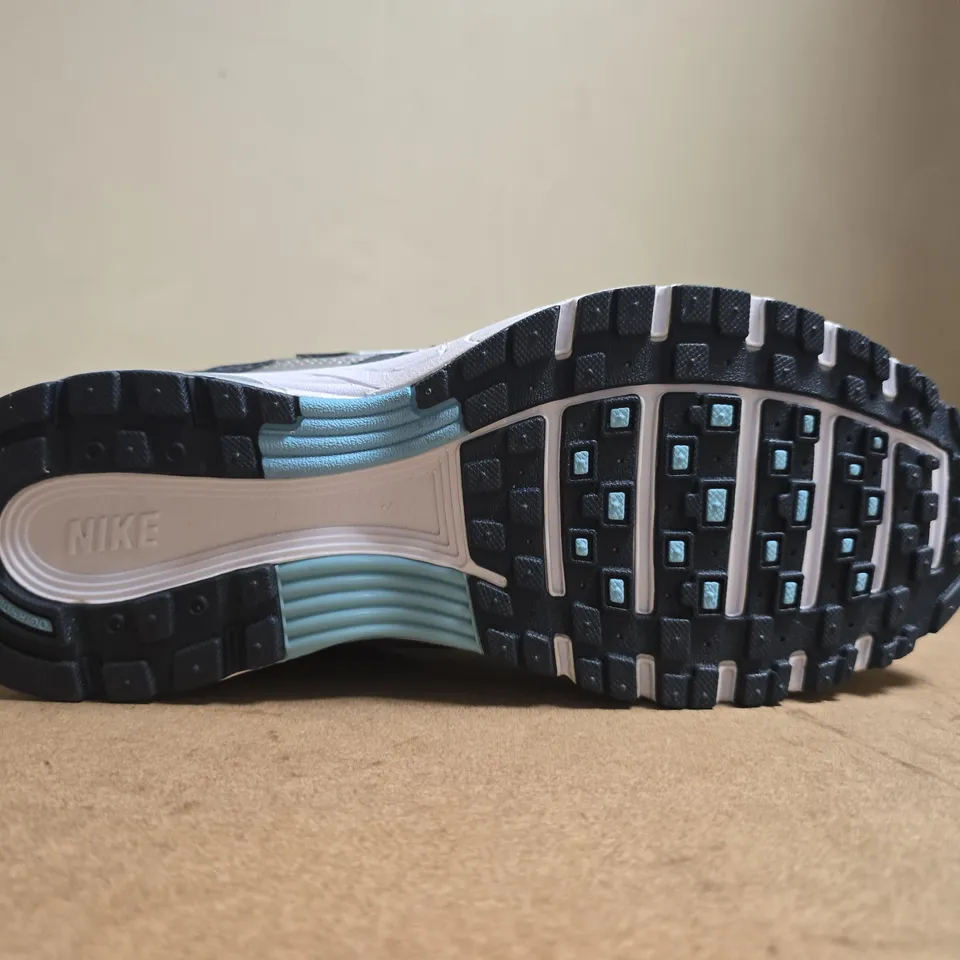 PAIR OF NIKE P-6000 TRAINERS - UK SIZE 6