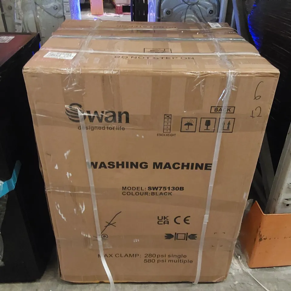 BOXED SWAN SW75130B 9KG LOAD, 1400 SPIN FREESTANDING WASHING MACHINE - BLACK