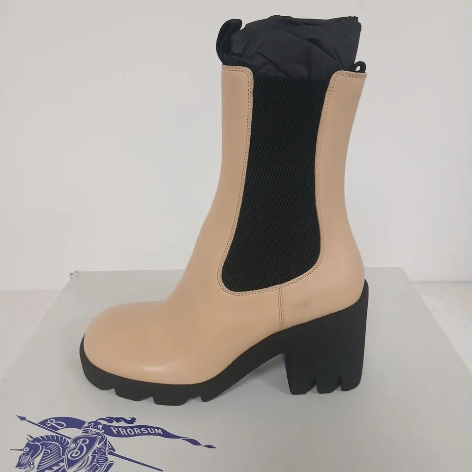 BURBERRY CHELSEA BOOTS – CUSTARD TAN LEATHER WITH BLACK ELASTIC, UK 4 (EU 37)