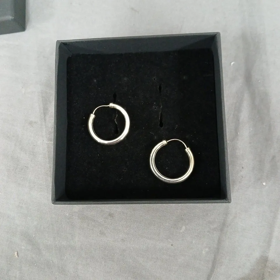 THE LOVE SILVER COLLECTION 2 X 24MM CHUNKY TUBE HOOPS