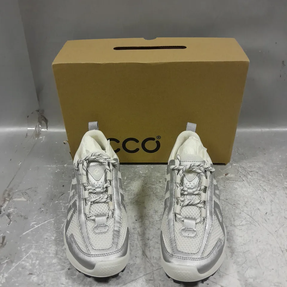 BOXED PAIR OF ECCO BIOM C-TRIAL WOMENS UK 2.5-3