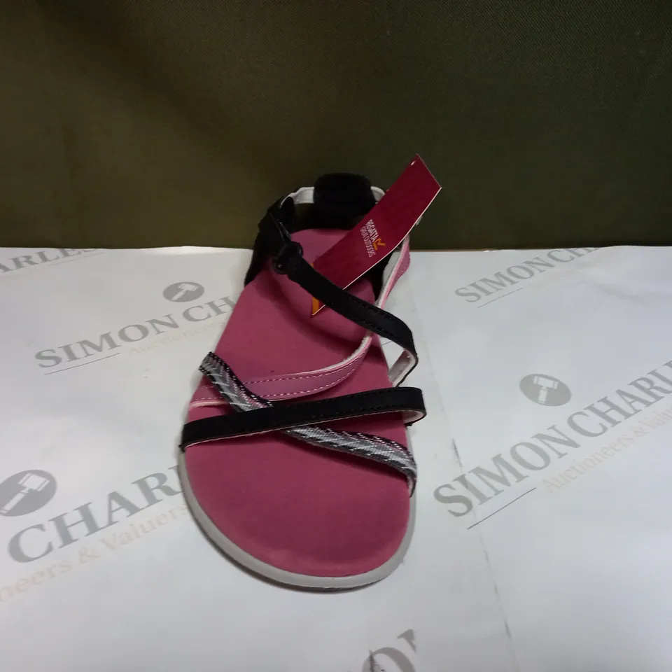 REGATTA LADY ROMA SANDALS SIZE 6