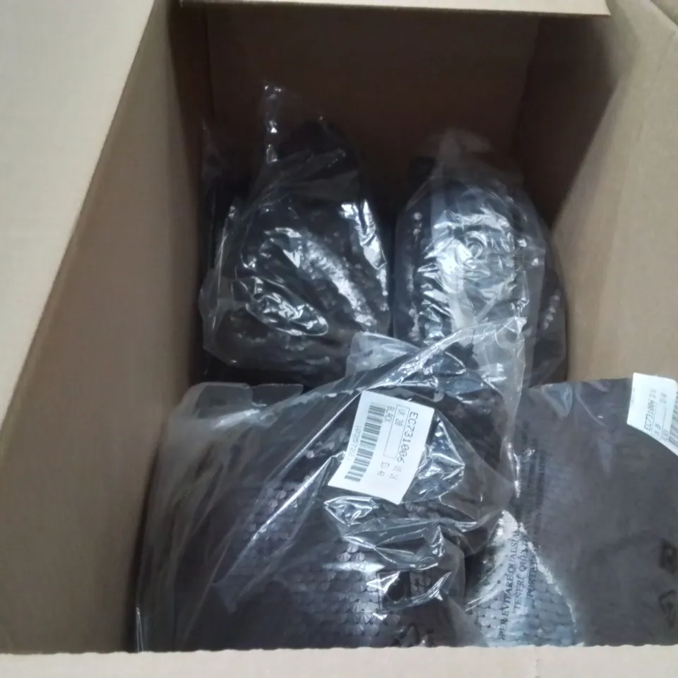 BOXED BRAND NEW APPROXIMATELY 11 SIMPLY BE SEQUIN TOP BLACK SIZE 20