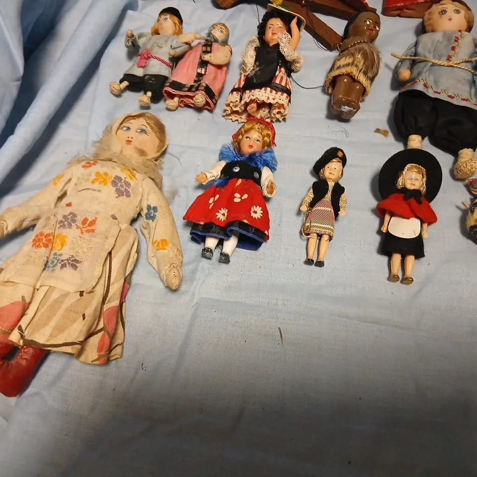 ASSORTED VINTAGE CLOTH DOLLS & PUPPETS – MIXED LOT (20+ PIECES)