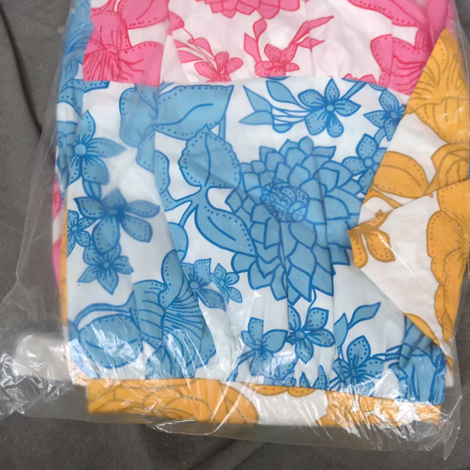 WOMEN'S FLORAL PRINT GARMENT – SIZE LK (VERIFY)