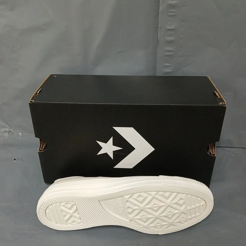 BOXED PAIR OF CONVERSE LOW OX BLACK UK 5