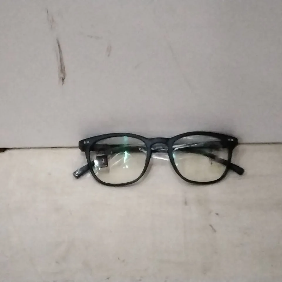 BOX CONTAINING JONATHAN PAUL PHOTOCHROMIC PROGRESSIVE READERS , NAVY ,  STRENGTH 3.00 , 15PCS