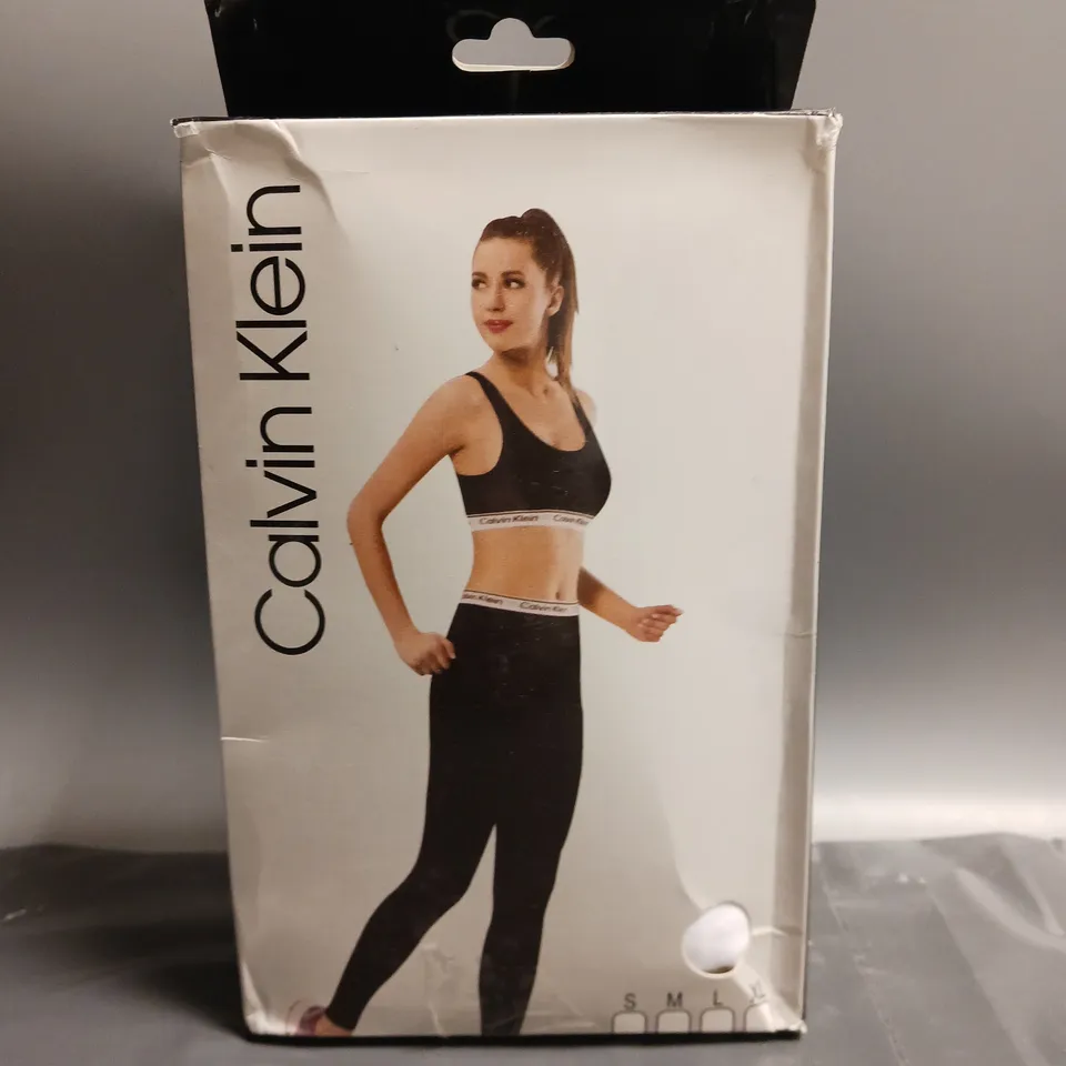 BOXED CALVIN KLEIN LADIES CROP TOP AND LEGGINGS SET WHITE SIZE L