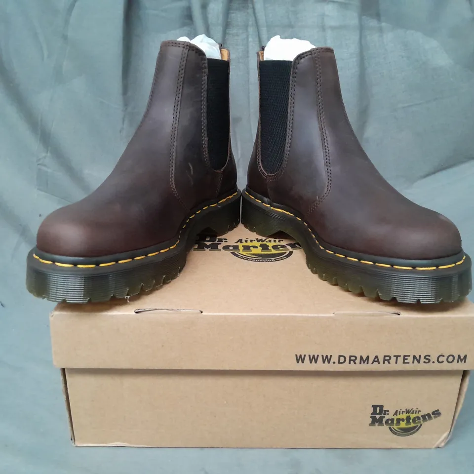 BOXED PAIR OF DR MARTENS 2976 BEX ANKLE BOOTS IN DARK BROWN UK SIZE 6