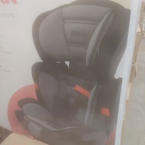 BOXED KIDOOLA CHILDREN'S CAR SEAT 