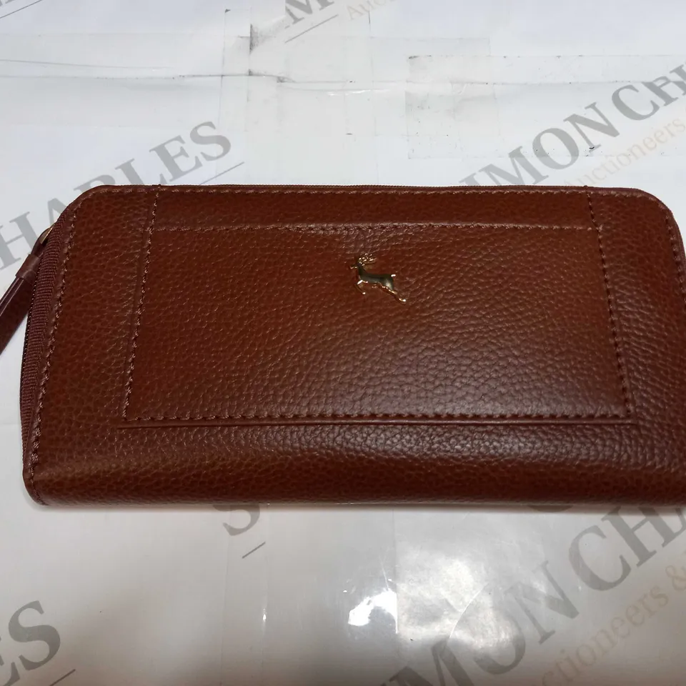 ASHWOOD LEATHER PURSE IN BROWN