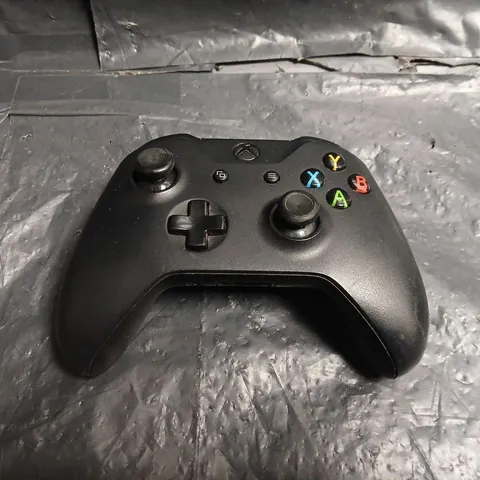 XBOX WIRELESS CONTROLLER – BLACK