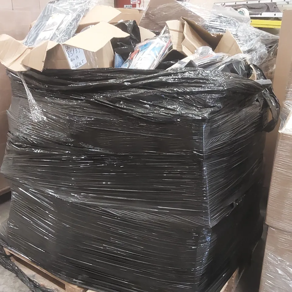 PALLET CONTAINING A VERY LARGE QUANTITY OF ITEMS INCLUDING: JOSEPH JOSEPH DRAINING BOARDS, SPIDERMAN COSTUMES ECT