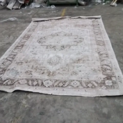 QUALITY DESIGNER AREA RUG - APPROXIMATELY 300X198