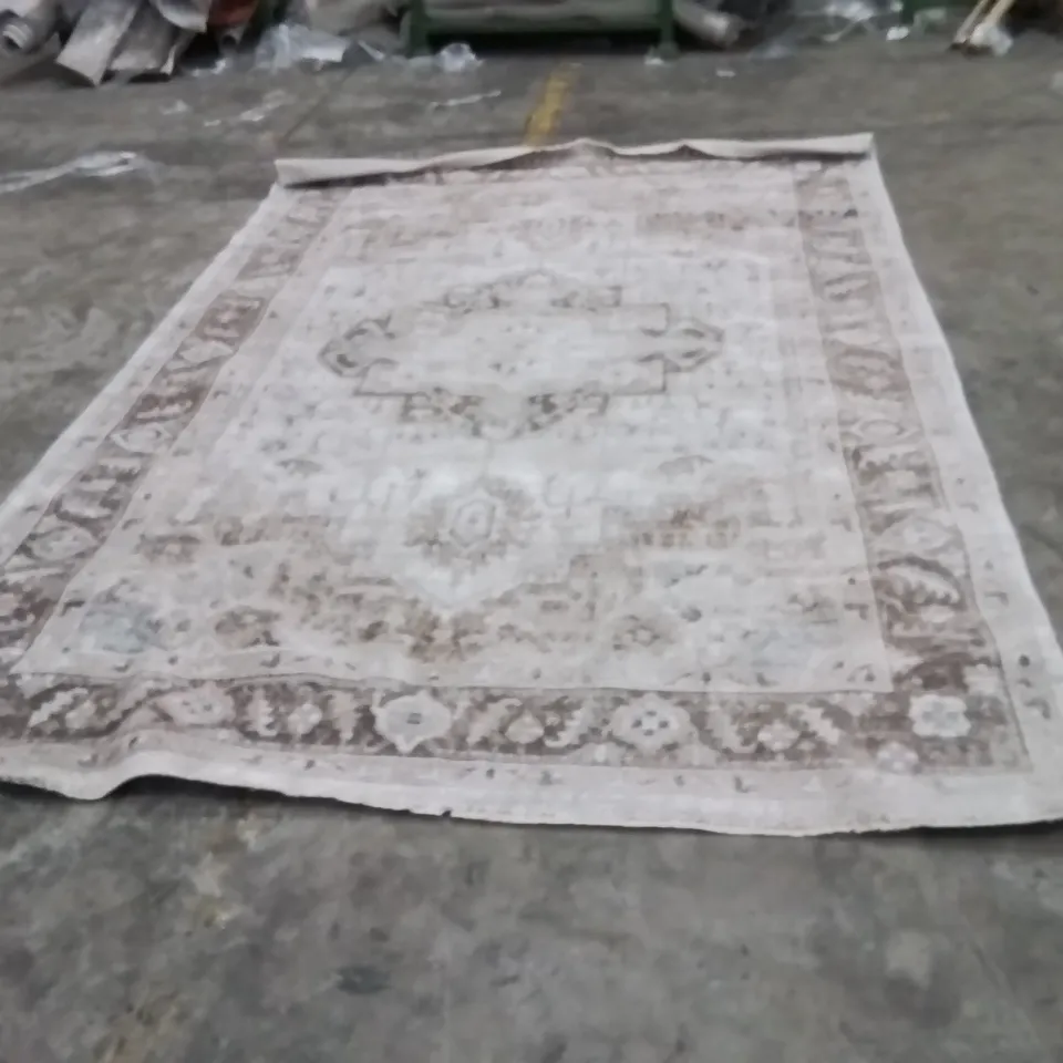 QUALITY DESIGNER AREA RUG - APPROXIMATELY 300X198