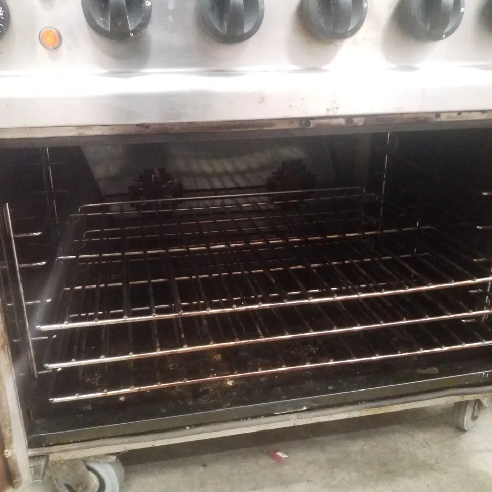 LINCAT OPUS OP7007N GAS 6 RING HOB WITH ELECTRIC FAN OVEN