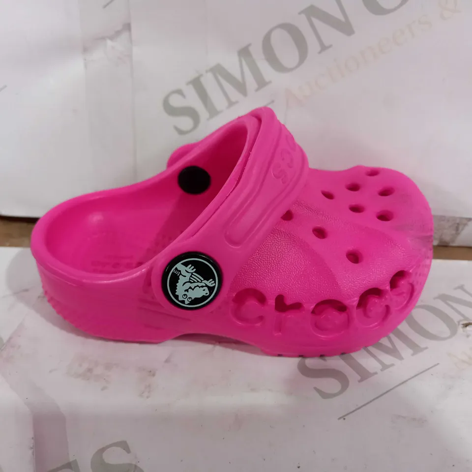 PAIR OF CROCS BABY CLOGS IN PINK - UK C4