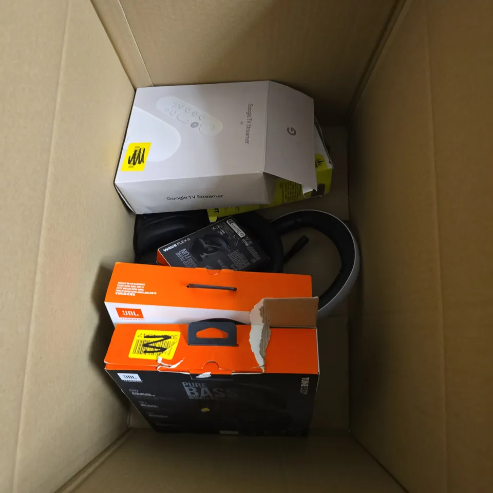 APPROXIMATELY 7 ASSORTED ELECTRICAL PRODUCTS TOP INCLUDE HEADPHONES, LAPTOP POWER SUPPLY ETC 
