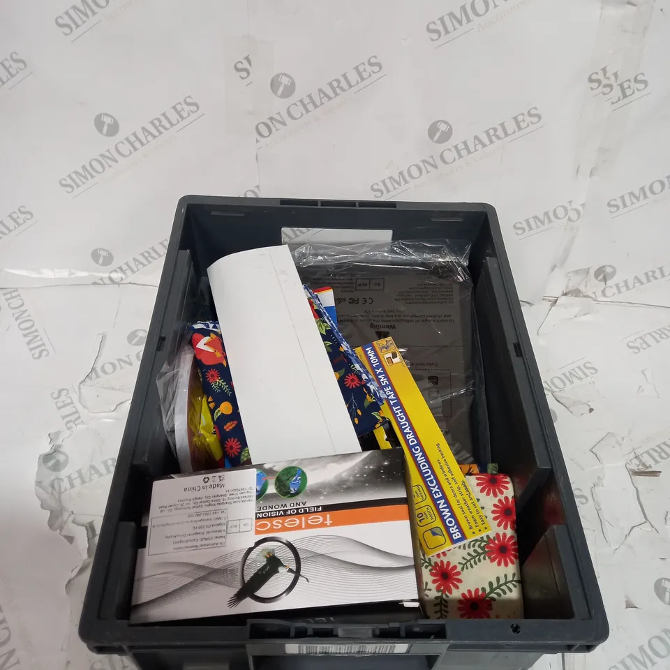 TOTE OF APPROXIMATELY 15 ASSORTED HOUSEHOLD ITEMS TOO INCLUDE SCISSORS , KNIFES AND TELESCOPES 