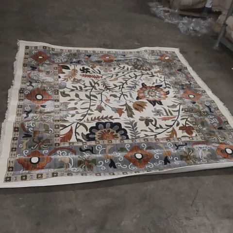 QUALITY DESIGNER PATTERNED RUG - APPROXIMATELY 190 x 190cm