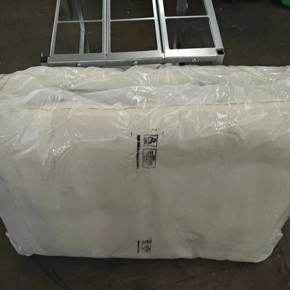 LOT OF 3 ASSORTED ITEMS INCLUDES FOLDING LOUNGER BASE, BAGGED PADDED MAT AND ADDIS CART ON WHEELS