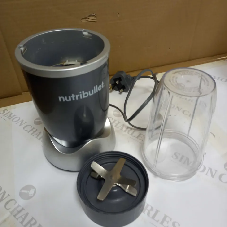 NUTRIBULLET 600 SERIES - NUTRIENT EXTRACTOR HIGH SPEED BLENDER