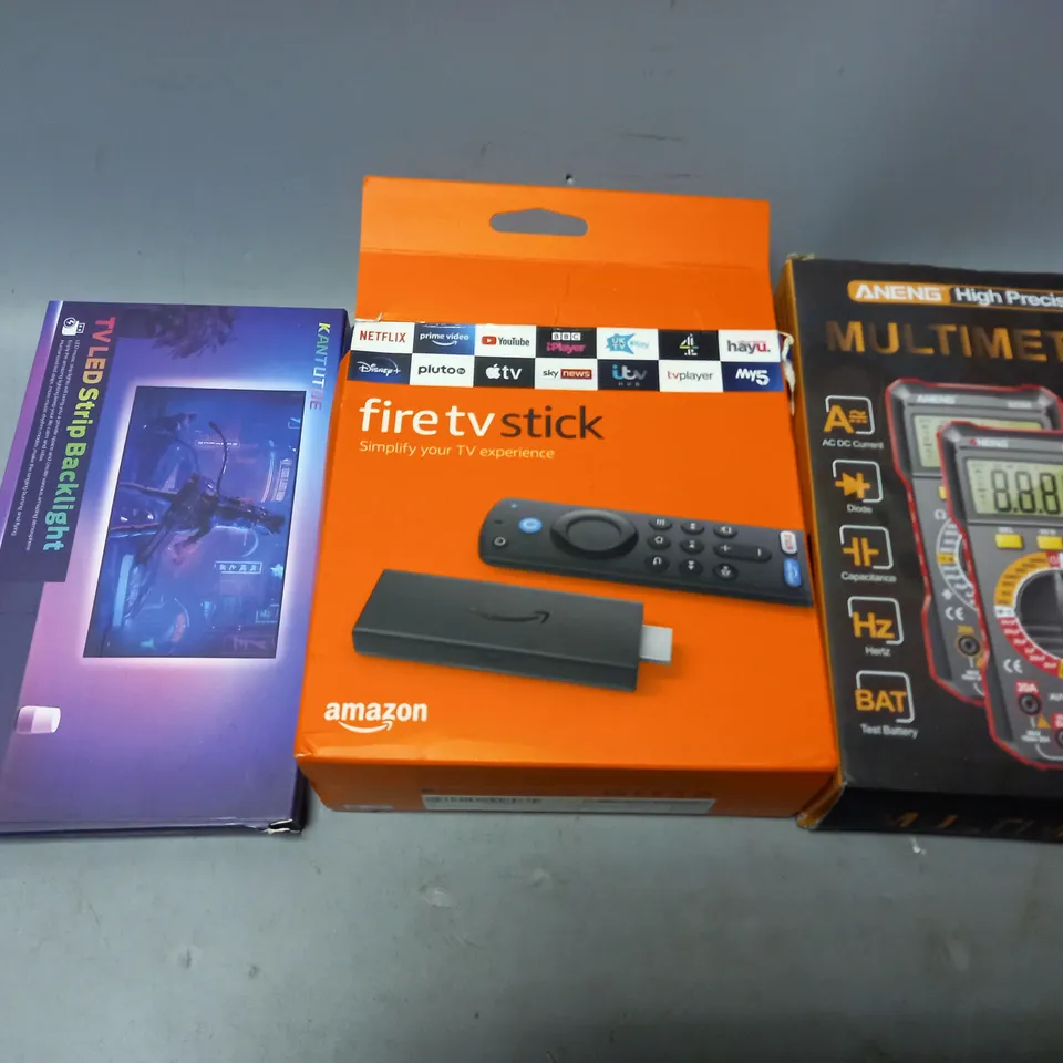 APPROXIMATELY 10 ASSORTED ELECTRICAL PRODUCTS TO INCLUDE FIRE STICK , MULTIMETER , LED LIGHTS , ETC 