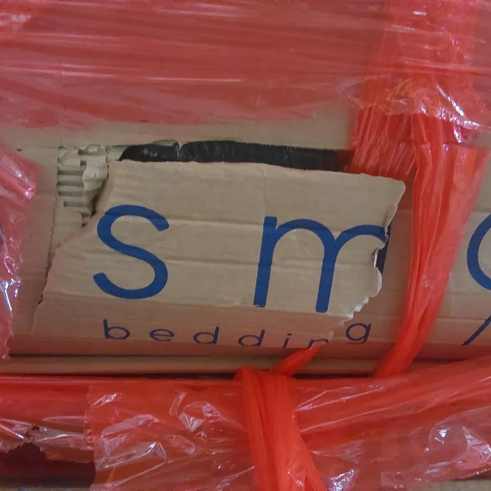 PALLET OF ASSORTED ITEMS TO INCLUDE: AIR FRYER, ROLLED MATTRESS/TOPPER (UNSPECIFIED) ECT