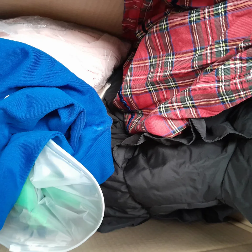BOX OF APPROXIMATELY 15 ASSORTED KIDS CLOTHING ITEMS IN VARIOUS STYLES, SIZES, AND COLOURS FROM 6 - 10 YEARS
