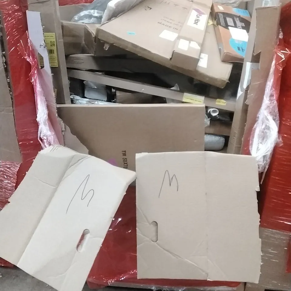 PALLET OF ASSORTED HOUSEHOLD GOODS AND PRODUCTS TO INCLUDE; BAMBOO BATH TRAY, DESK MAT AND MOUSE PAD, BOXED FURNITURE ETC