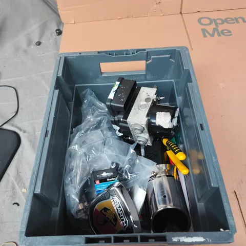 TOTE OF APPROXIMATELY 8 ASSORTED AUTO PARTS TO INCLUDE: PINSU SILICONE GASKET MAKER