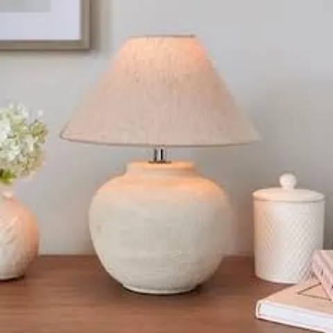 BOXED SANDI CERAMIC TABLE LAMP
