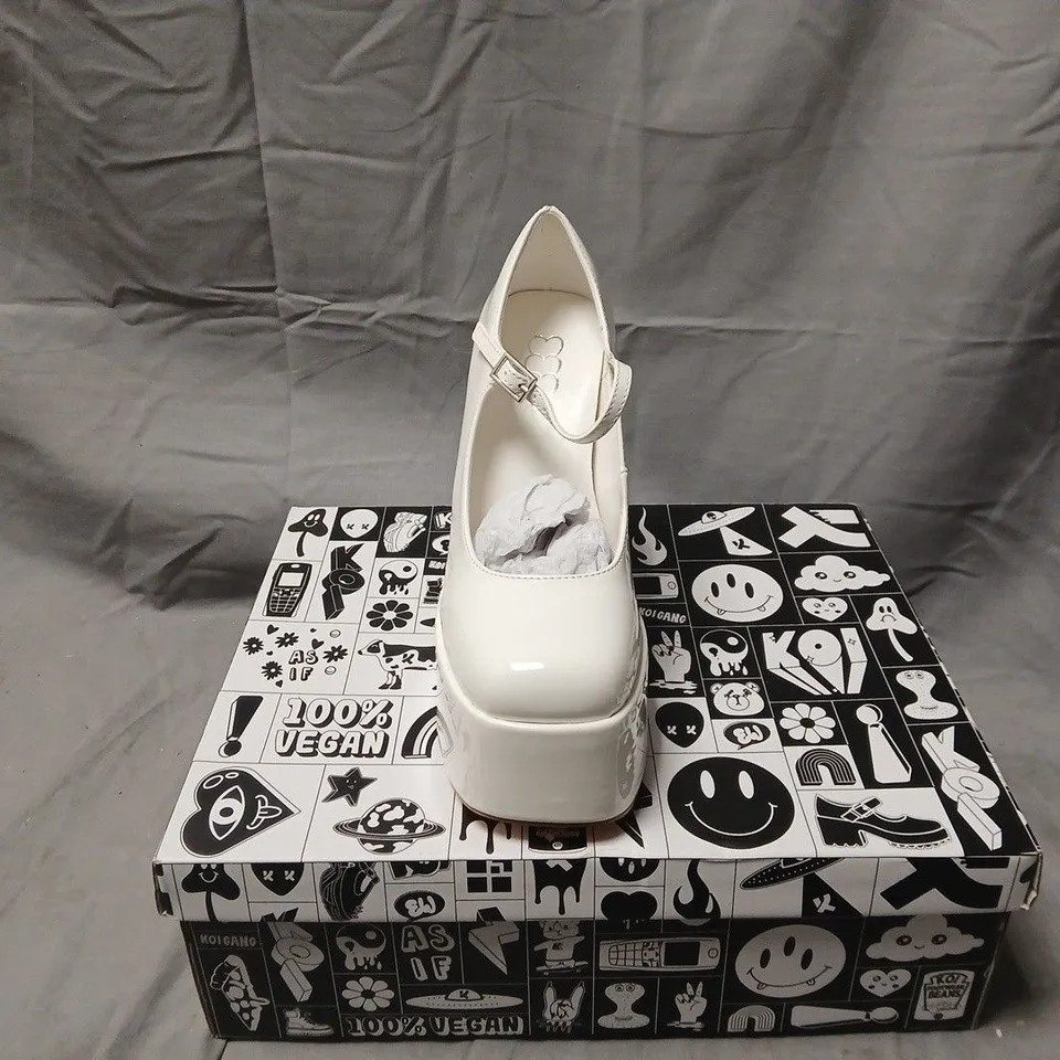 BOXED KOI DARKBLOOM WHITE HEELS - UK 3