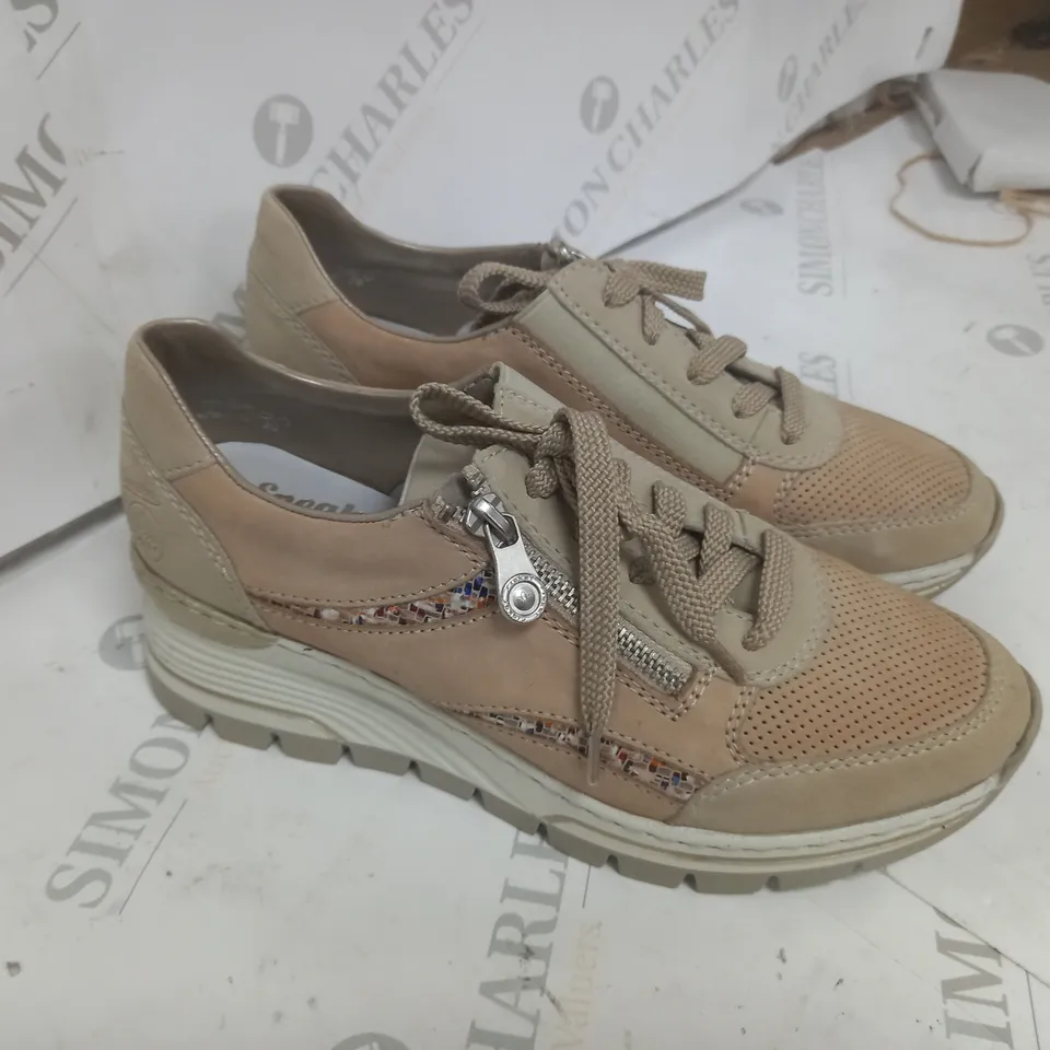 BOXED RIEKER ANTISTRESS WEDGE TRAINER WITH ZIP SIZE 6