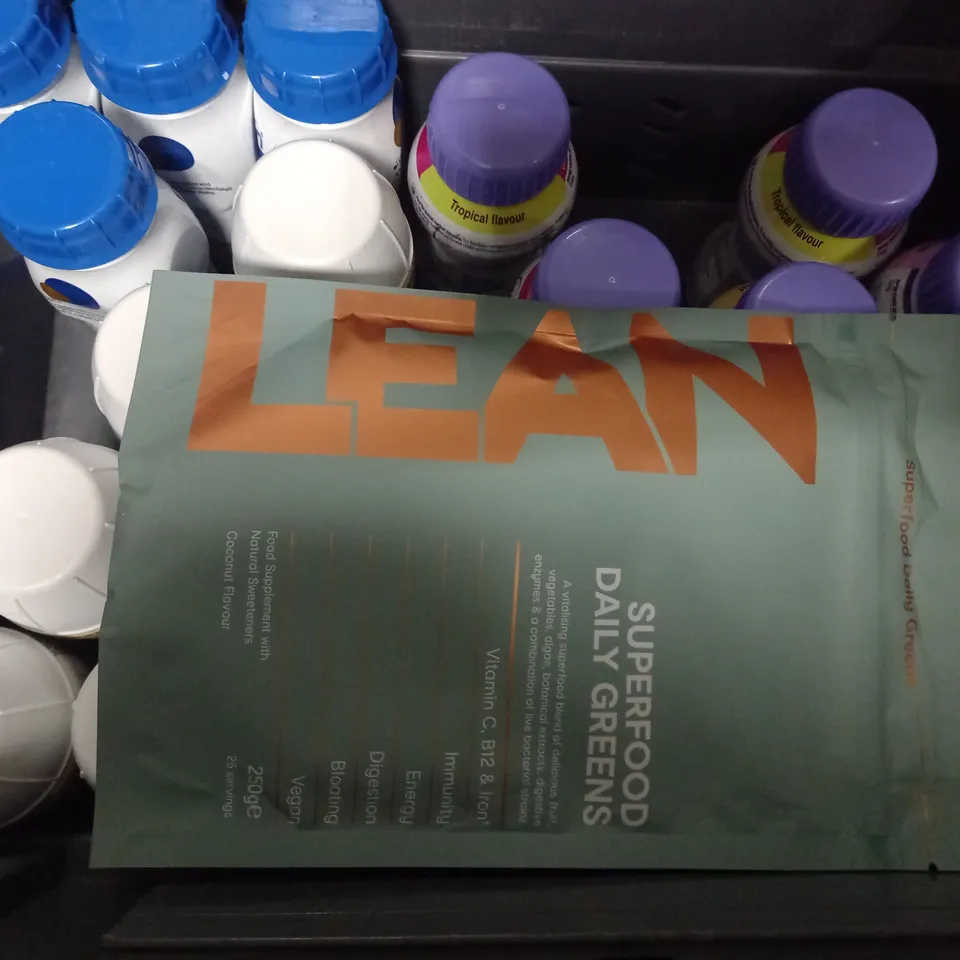 TOTE OF APPROX 14 ASSORTED FOOD ITEMS TO INCLUDE - LEAN SUPERFOOD DAILY GREENS , ENSURE PLUS ADVANCE , NUTRICIA FORIJUCE ETC
