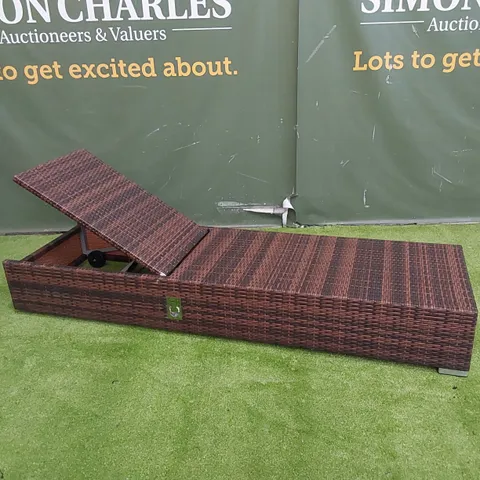 DESIGNER MANUAL ADJUSTABLE SUNLOUNGER IN CHOCOLATE MIX RATTAN