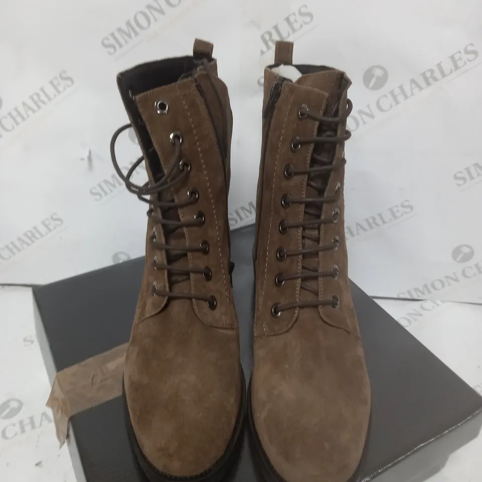 BOXED DUNE LONDON HIKINH BOOT TAUPE SIZE 6