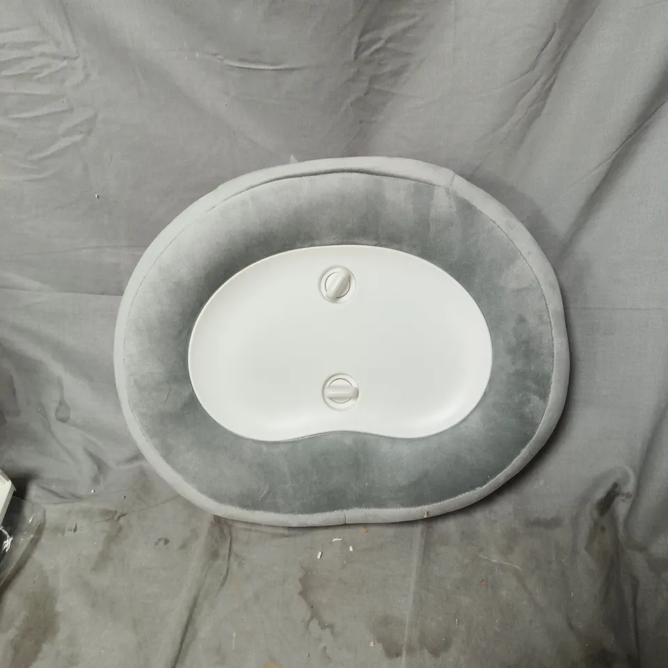 TRYONE PILLOW STAND BZ-01 WITH PLUSH GREY PILLOW BASE