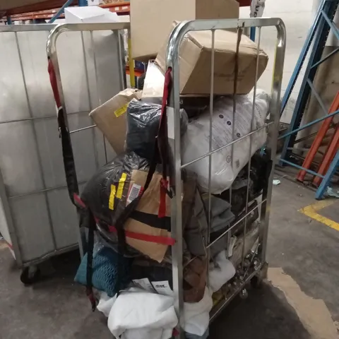 CAGE OF ASSORTED HOUSEHOLD GOODS AND PRODUCTS TO INCLUDE; MIRROR, PILLOWS/CUSHIONS, LAMPSHADES, TEXTILES ETC - CAGE NOT INCLUDED