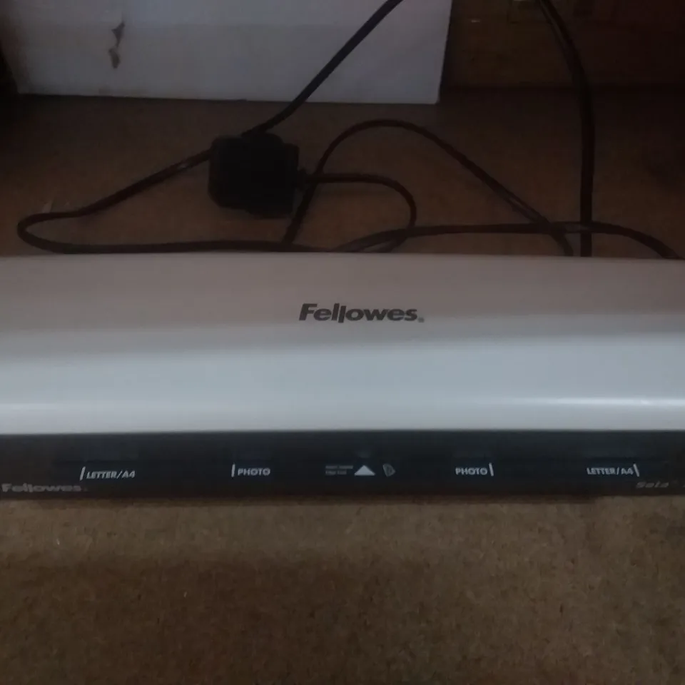FELLOWES SOLA A4 LAMINATOR MACHINE
