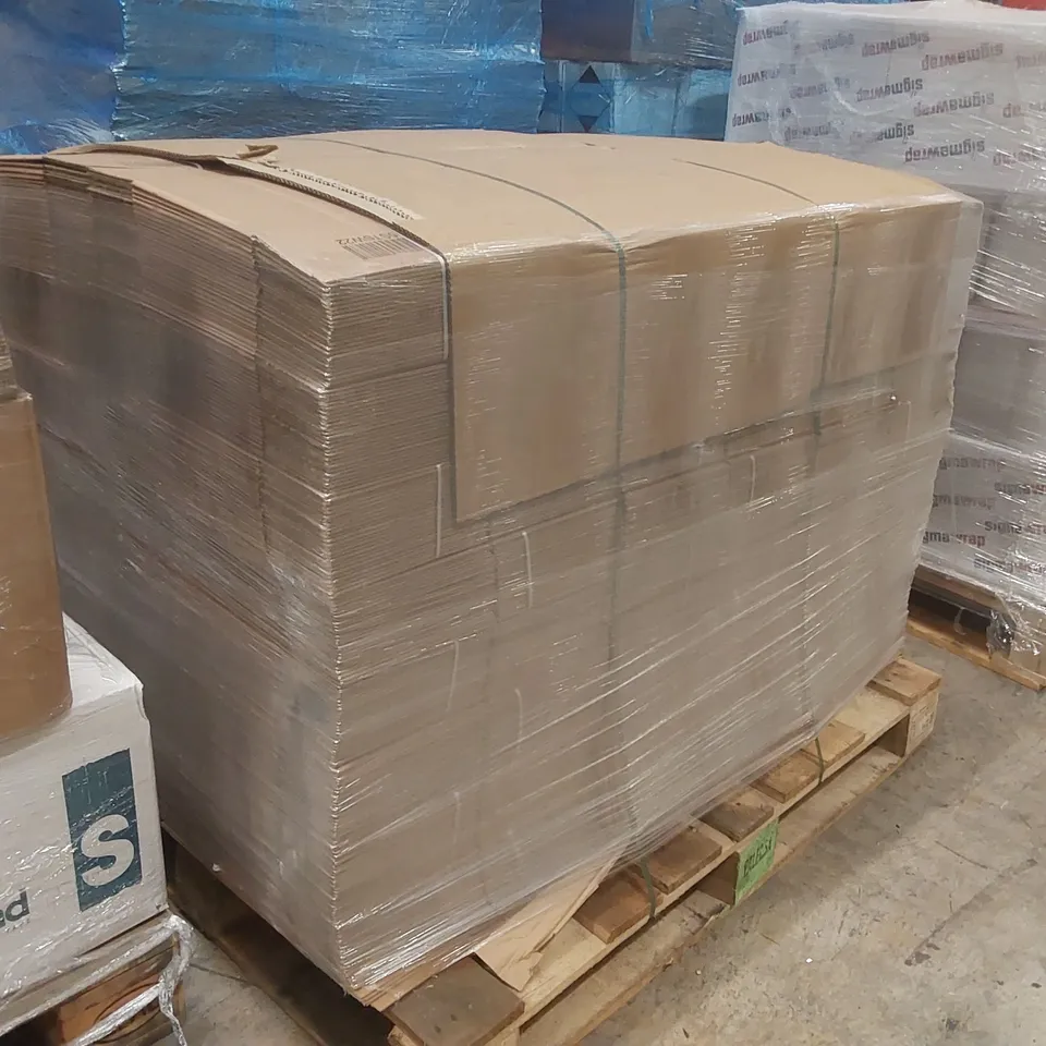 PALLET CONTAINING A VERY LARGE QUANTITY OF CARDBOARD BOXES