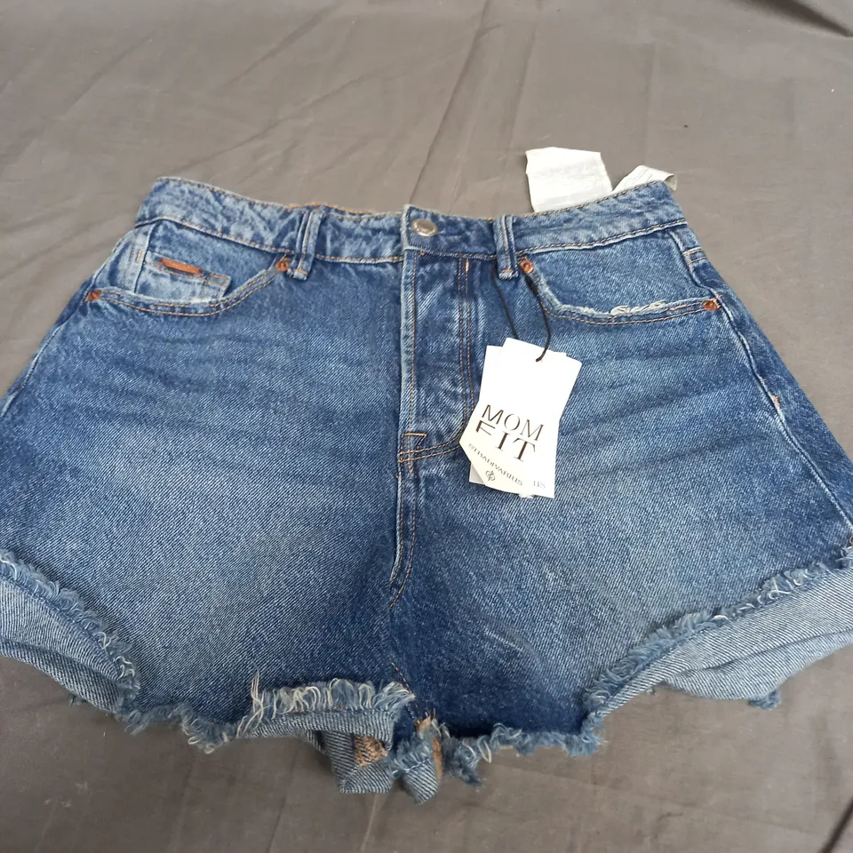 STRADIVARIUS MOM FIT SHORTS - UK 8
