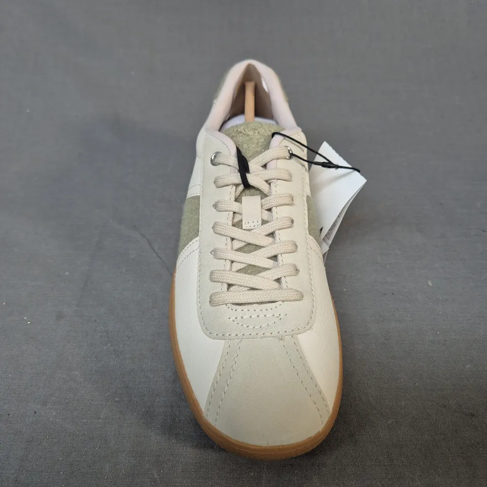 PAIR OF ZARA LACE-UP SHOES IN CREAM/GREEN UK SIZE 5