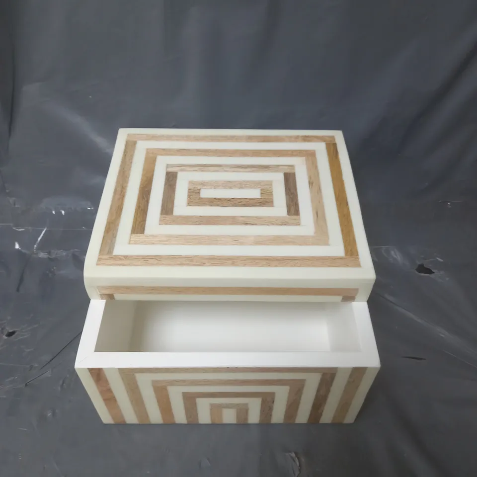 Resin Wooden Box Linear Design