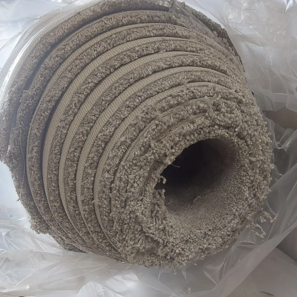 ROLL OF QUALITY ULTIMATE EXPRESSIONS CASHEW CARPET - APPROXIMATELY 8 x 4m